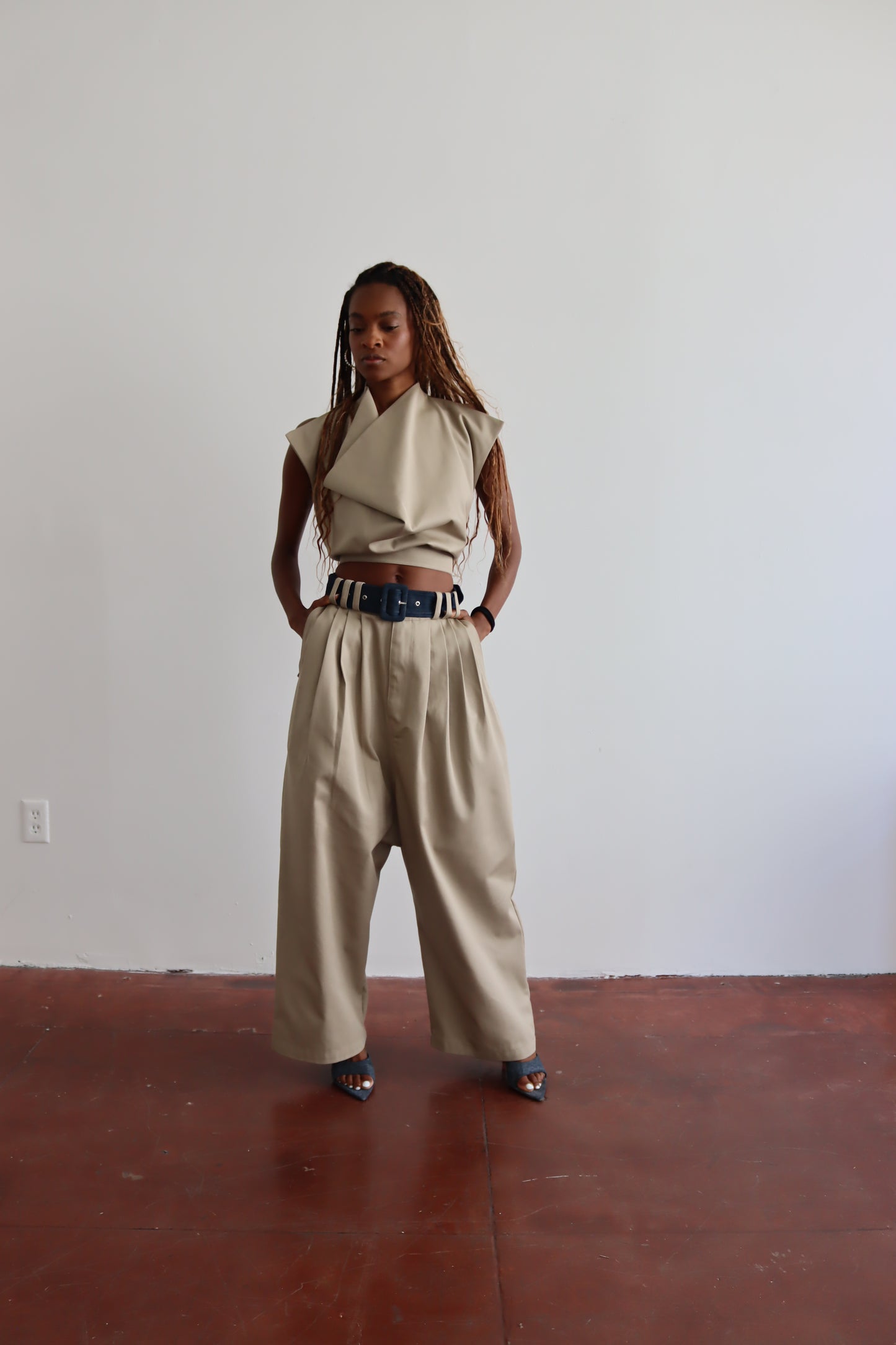 Vera Halter Top (Khaki)
