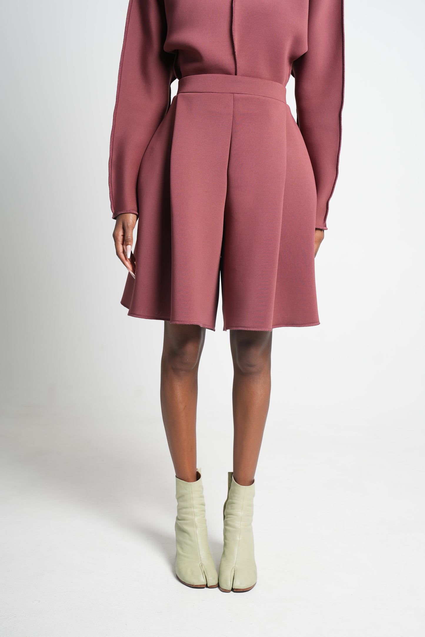 Oliver Pleated Shorts (Marsala)