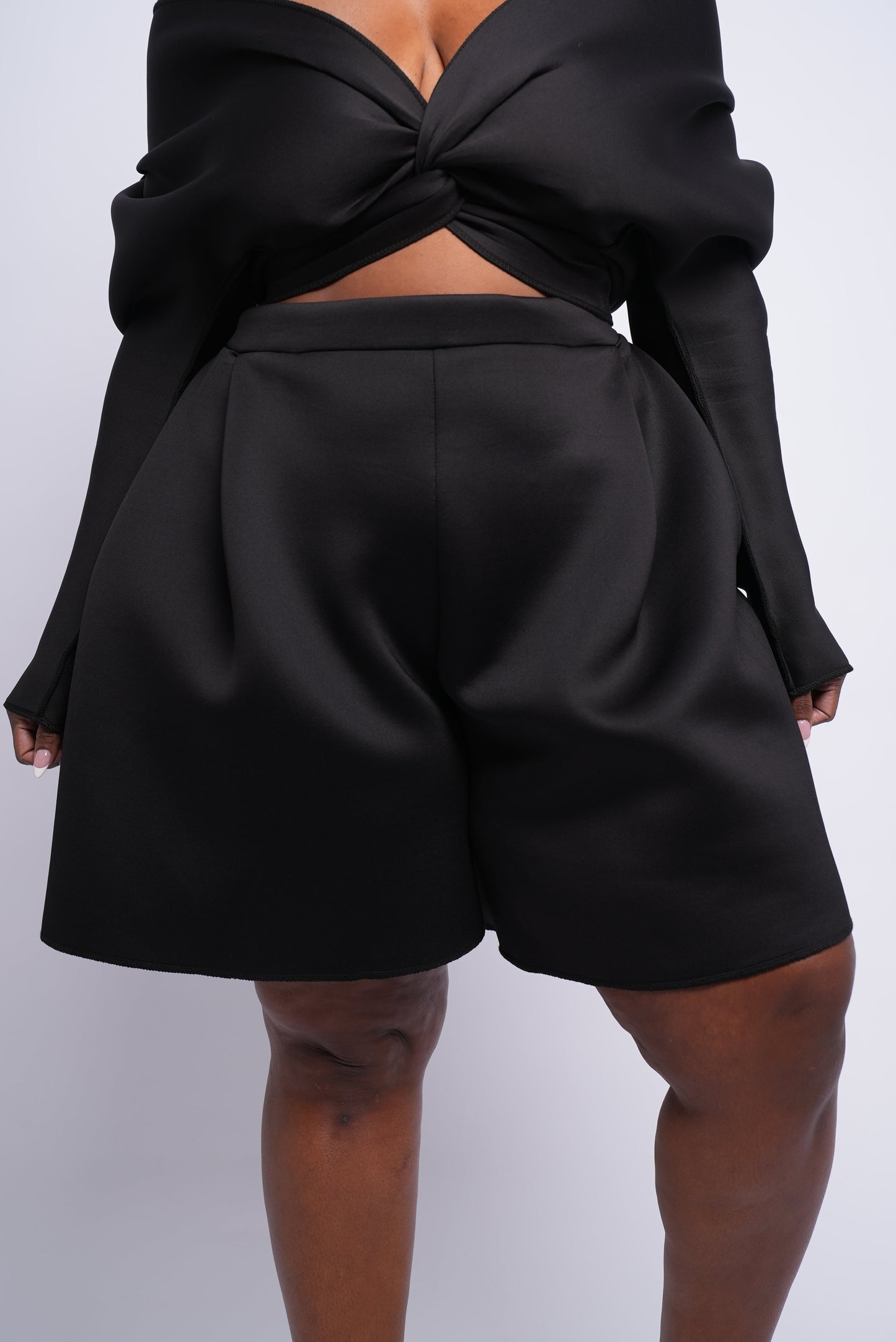 Oliver Pleated Shorts (Black)